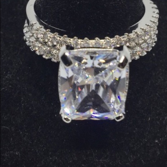 π 12ct 2pc Engagement Ring in Sterling Silver π - Picture 1 of 3